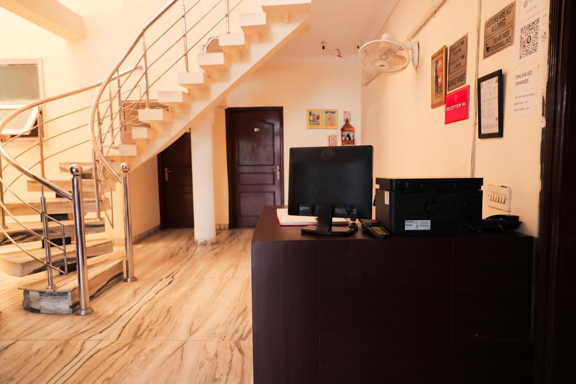Hotel Green Villa - Near Anand Vihar Station Nueva Delhi Exterior foto